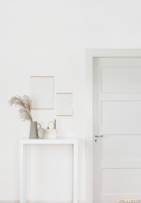 Giấy dán tường hàn quốc màu trắng có mã 15082-3 làm cho không gian trở nên trẻ trung và sống động hơn.